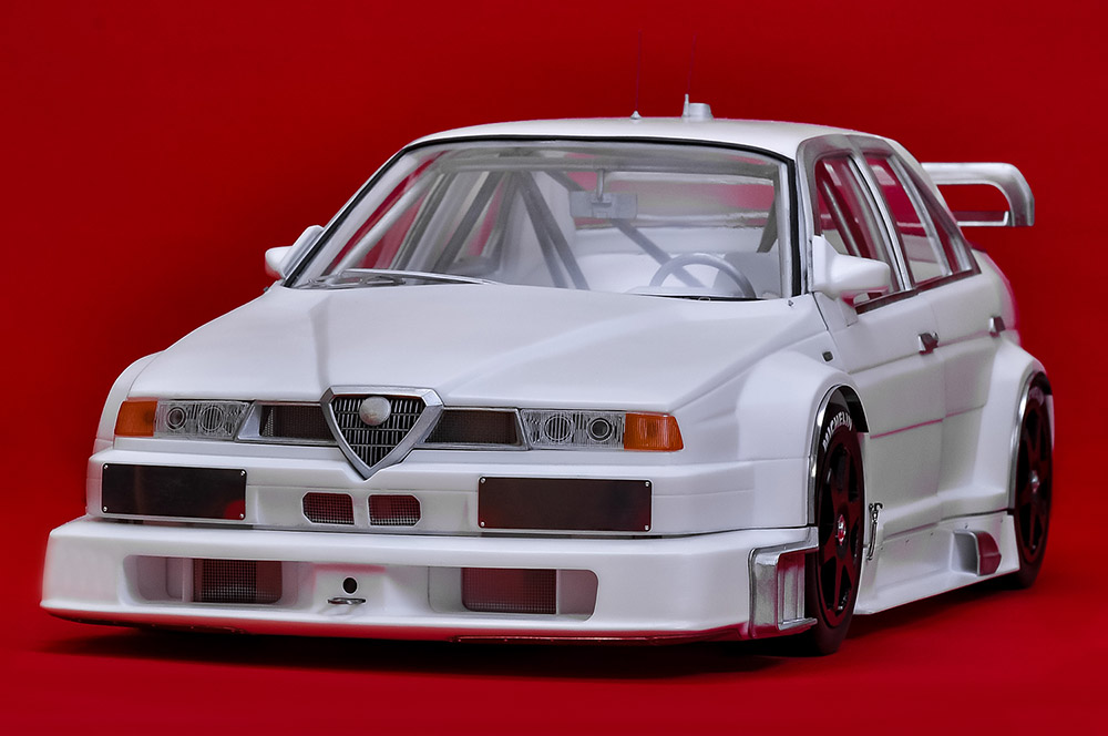 HPI 1:18 N. Lariniアルファロメオ155 V6 TI DTMチャンピオン＃8